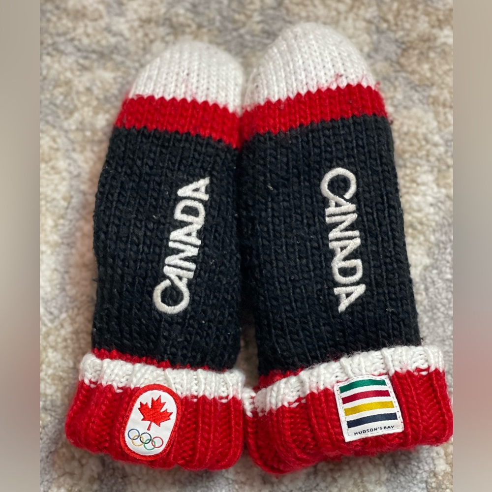 Canada Olympic GO mittens - small
